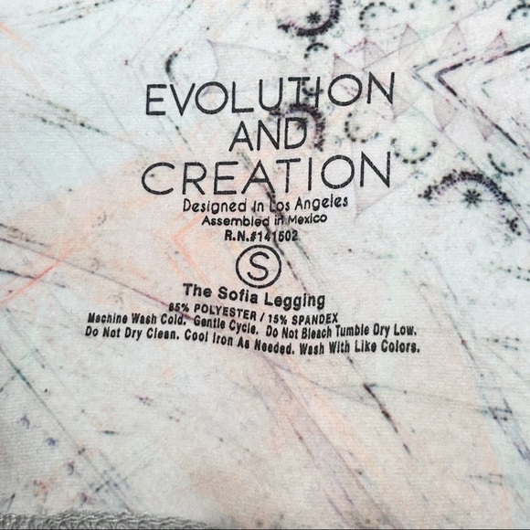 EVOLUTION & CREATION Women’s Multi-Color Elephant Print.  Size small. - Picture 6 of 7